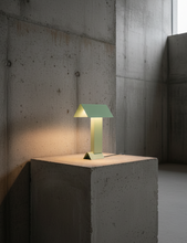 Load image into Gallery viewer, MINIMA Table Lamp